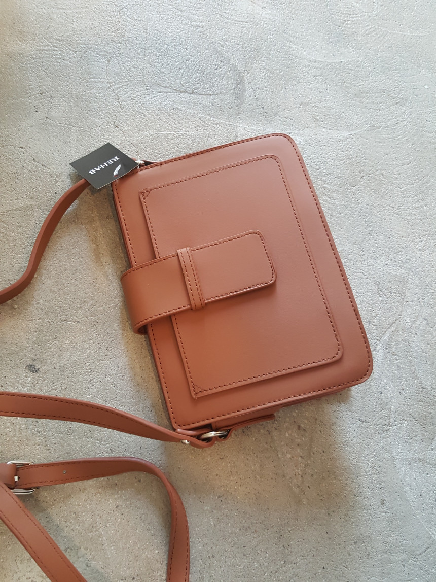 <b><p>Marie Sque Bag</p></b><b><p>マリースクエアバック</p></b><br /><br /><p align='center'>