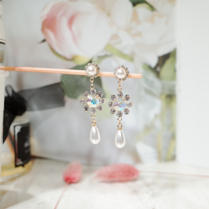 <b><p>Flower field I Pearl drop ring</p></b><b><p>花畑には 私 パールドロップ イヤリング</p></b><br /><br /><p align='center'>