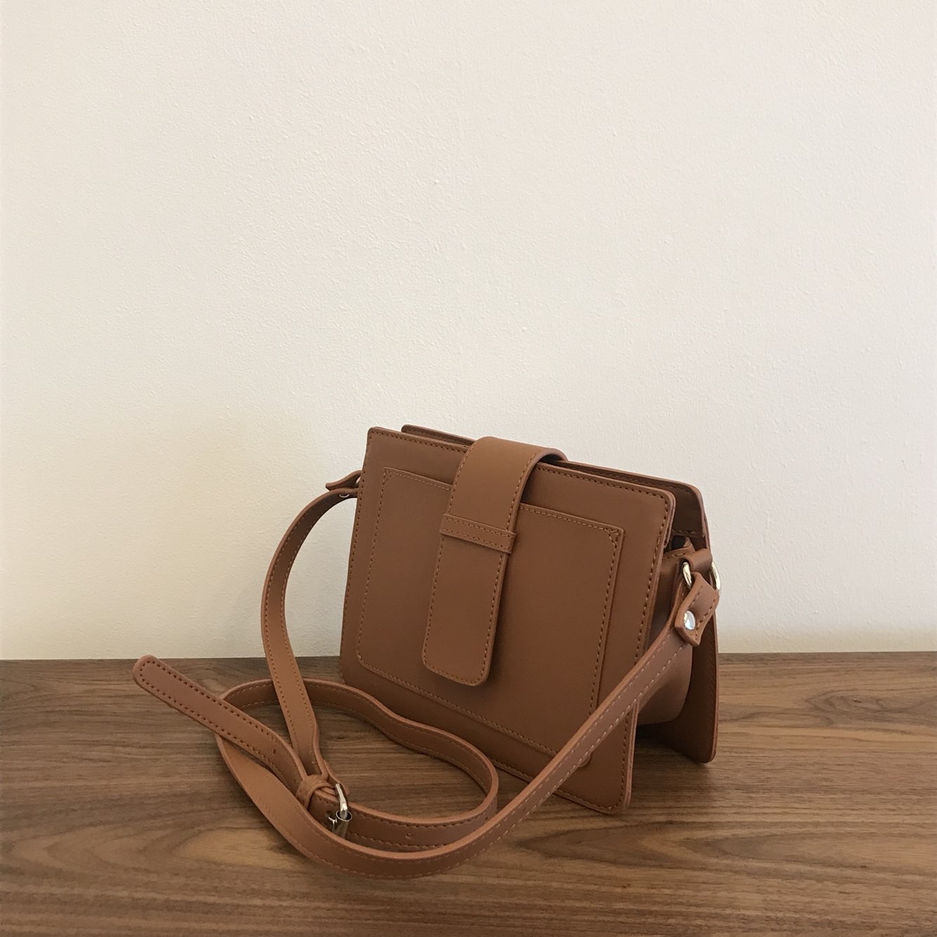 <b><p>Simple shoulder bag Women's 30s Coordination</p></b><b><p>シンプルショルダーバッグの女性のバッグ30代コーディネート、春のファッションデイリーレザー</p></b><br /><br /><p align='center'>