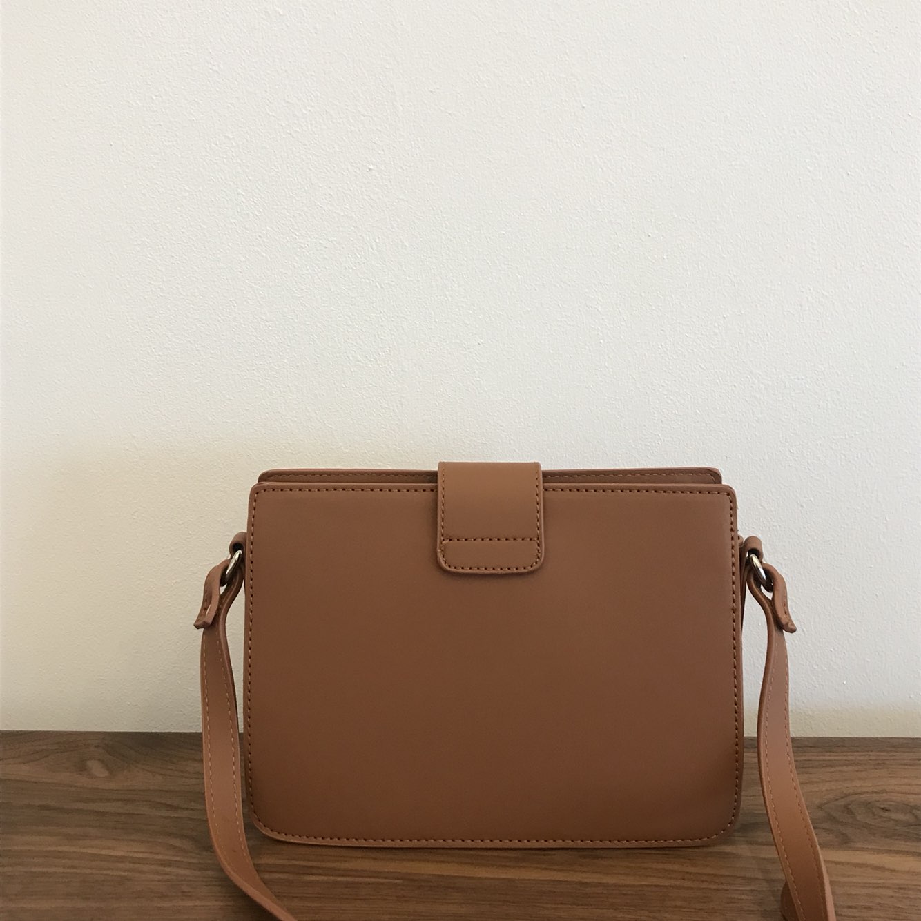 <b><p>Simple shoulder bag Women's 30s Coordination</p></b><b><p>シンプルショルダーバッグの女性のバッグ30代コーディネート、春のファッションデイリーレザー</p></b><br /><br /><p align='center'>