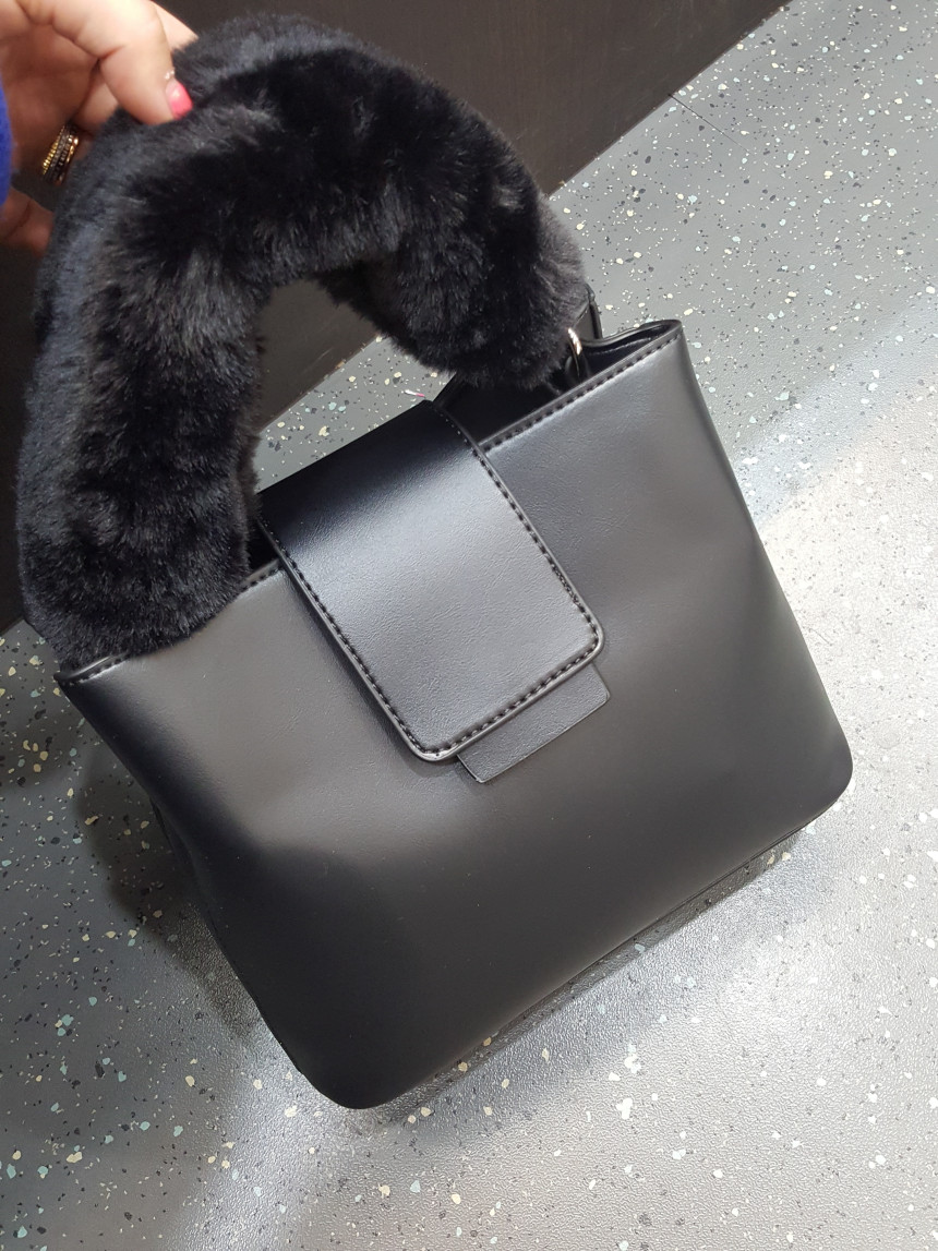 <b><p>Lois back</p></b><b><p>ロイスバック</p></b><br /><br /><p align='center'>