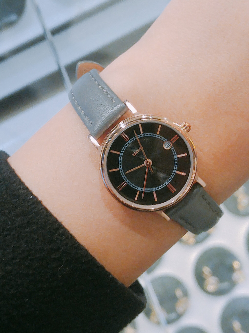 <b><p>Lloyd Couple watch LL2G16C12 man Wo her daily</p></b><b><p>ロイド カップルの腕時計 LL2G16C12 女性 レザー デイリー 素敵な手首</p></b><br /><br /><p align='center'>