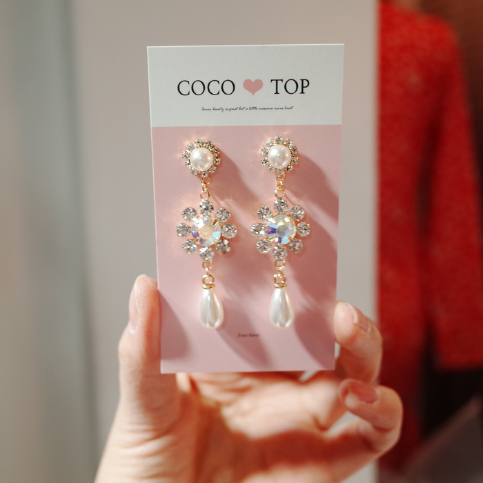 <b><p>Flower field I Pearl drop ring</p></b><b><p>花畑には 私 パールドロップ イヤリング</p></b><br /><br /><p align='center'>