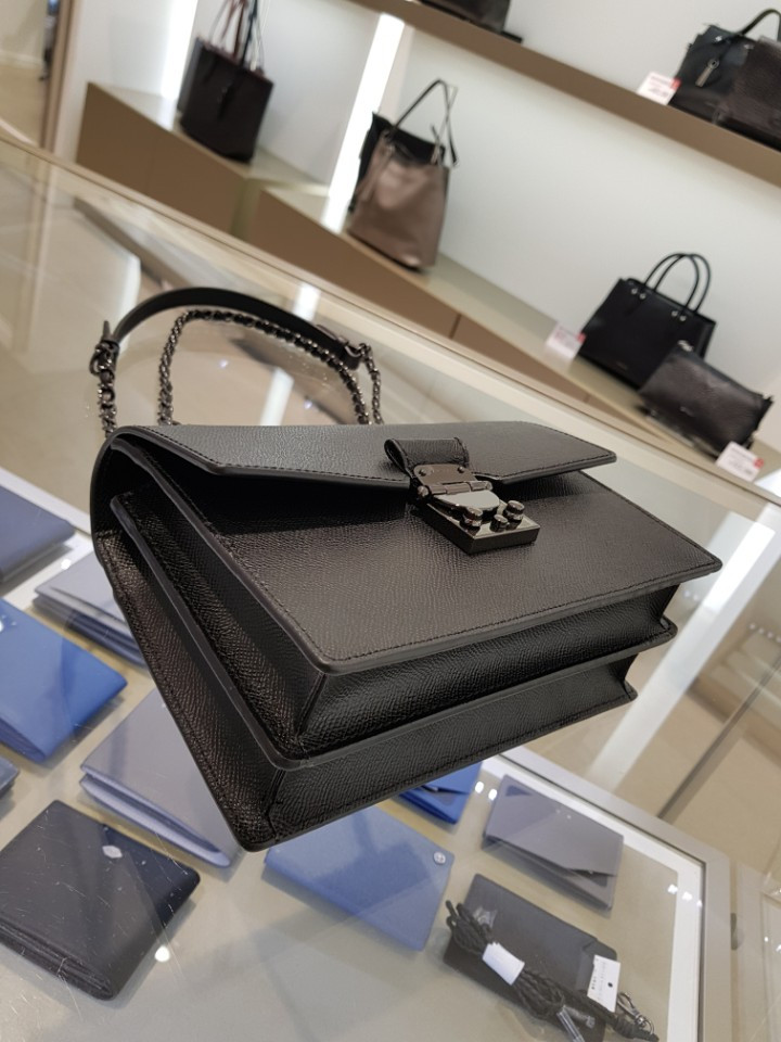 <b><p>LoveCat on Basic 8 Mini Cross LHF2S300 Co.,</p></b><b><p>ロブケトたベーシック8ミニクロスバックLHF2S300有限洗練されたエレガントなトレンドのホットアイ</p></b><br /><br /><p align='center'>