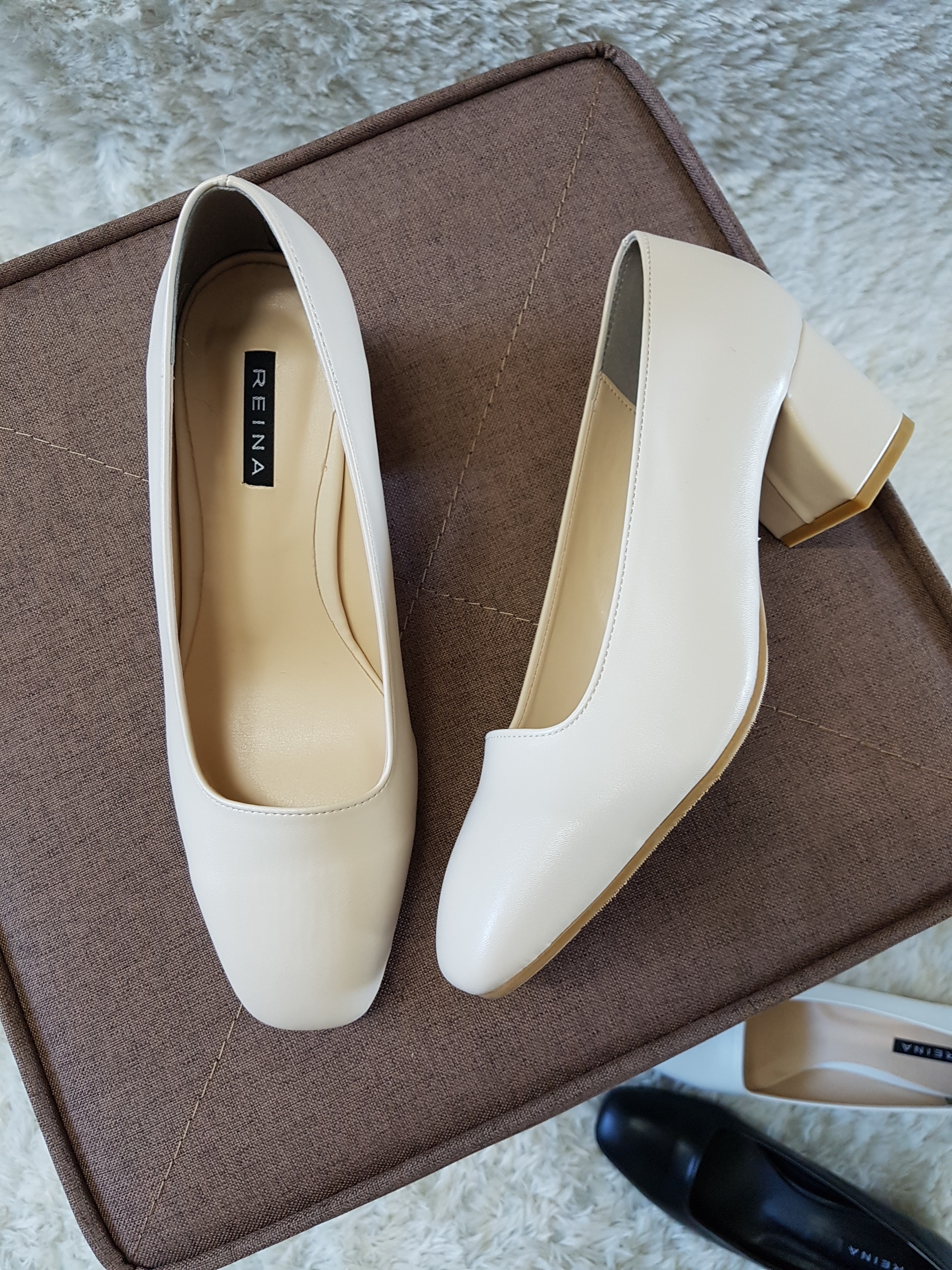 <b><p>Korean slim Squa nose Middle Hill pump 5cm</p></b><b><p>韓国語 スリム 正方形の鼻 ミドルヒール パンプス 5cm 3col 女性 靴 スクエア</p></b><br /><br /><p align='center'>