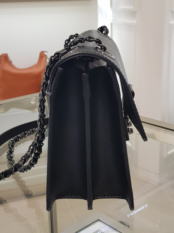 <b><p>LoveCat on Basic 8 Mini Cross LHF2S300 Co.,</p></b><b><p>ロブケトたベーシック8ミニクロスバックLHF2S300有限洗練されたエレガントなトレンドのホットアイ</p></b><br /><br /><p align='center'>