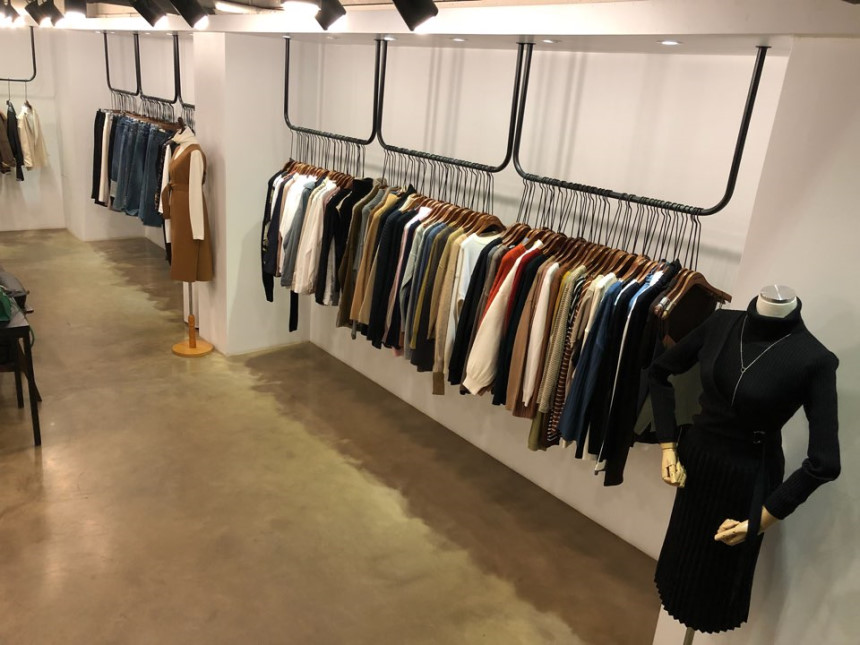 <b><p>Tessel Shoulder Bag</p></b><b><p>タッセルショルダーバッグ</p></b><br /><br /><p align='center'>