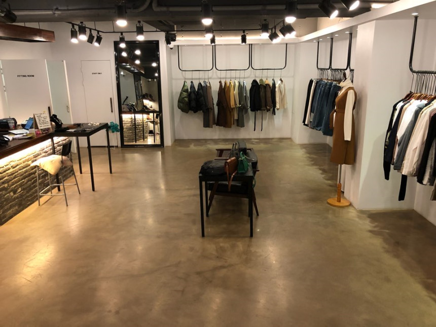 <b><p>Tessel Shoulder Bag</p></b><b><p>タッセルショルダーバッグ</p></b><br /><br /><p align='center'>