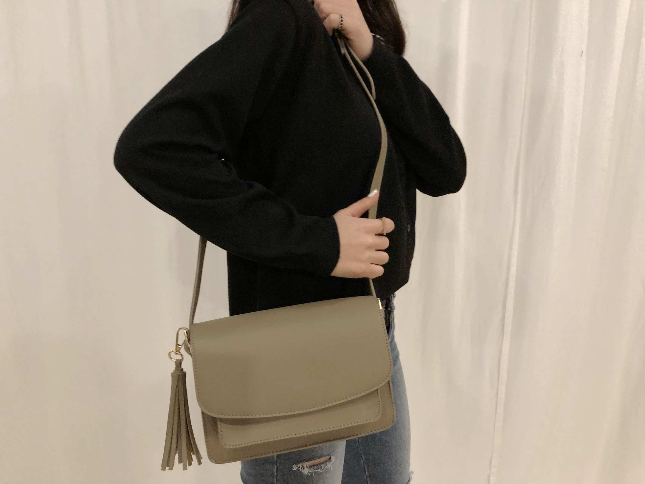 <b><p>Tessel Shoulder Bag</p></b><b><p>タッセルショルダーバッグ</p></b><br /><br /><p align='center'>