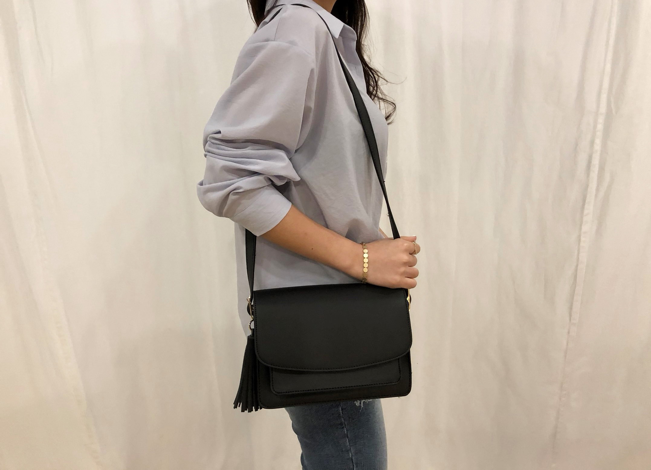 <b><p>Tessel Shoulder Bag</p></b><b><p>タッセルショルダーバッグ</p></b><br /><br /><p align='center'>