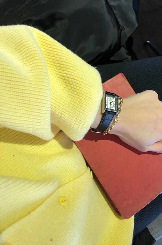 <b><p>Woman square leather wch</p></b><b><p>女性 正方形 レザー 腕時計</p></b><br /><br /><p align='center'>