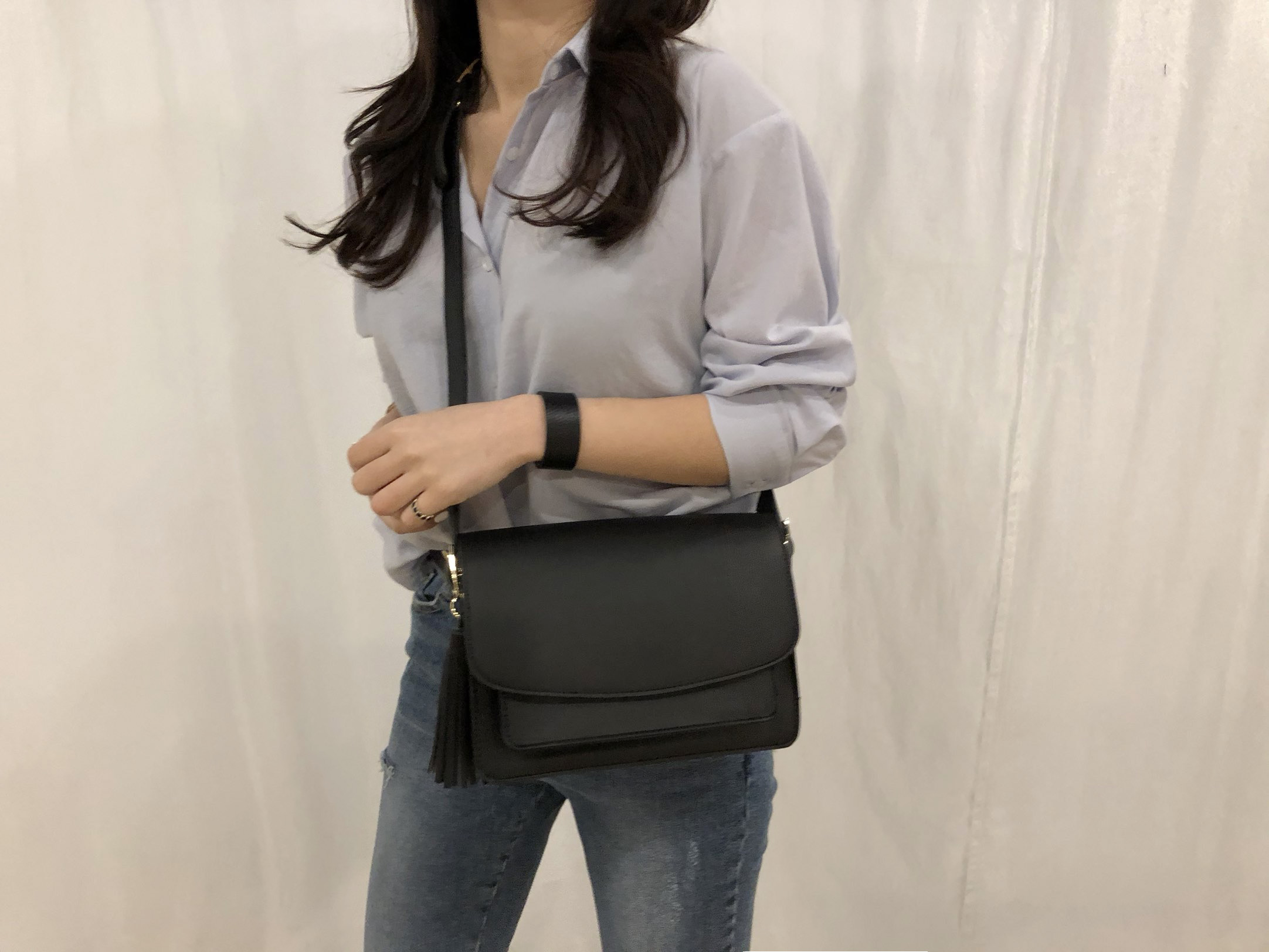 <b><p>Tessel Shoulder Bag</p></b><b><p>タッセルショルダーバッグ</p></b><br /><br /><p align='center'>