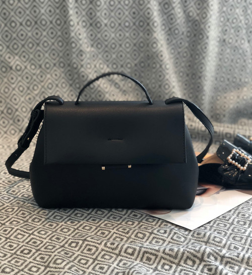 <b><p>Simple 2way Square Shoulder Bag 3color Two</p></b><b><p>シンプル2wayスクエアショルダーバッグ3colorツーウェイバック女性トートバッグハンドバッグミニ</p></b><br /><br /><p align='center'>