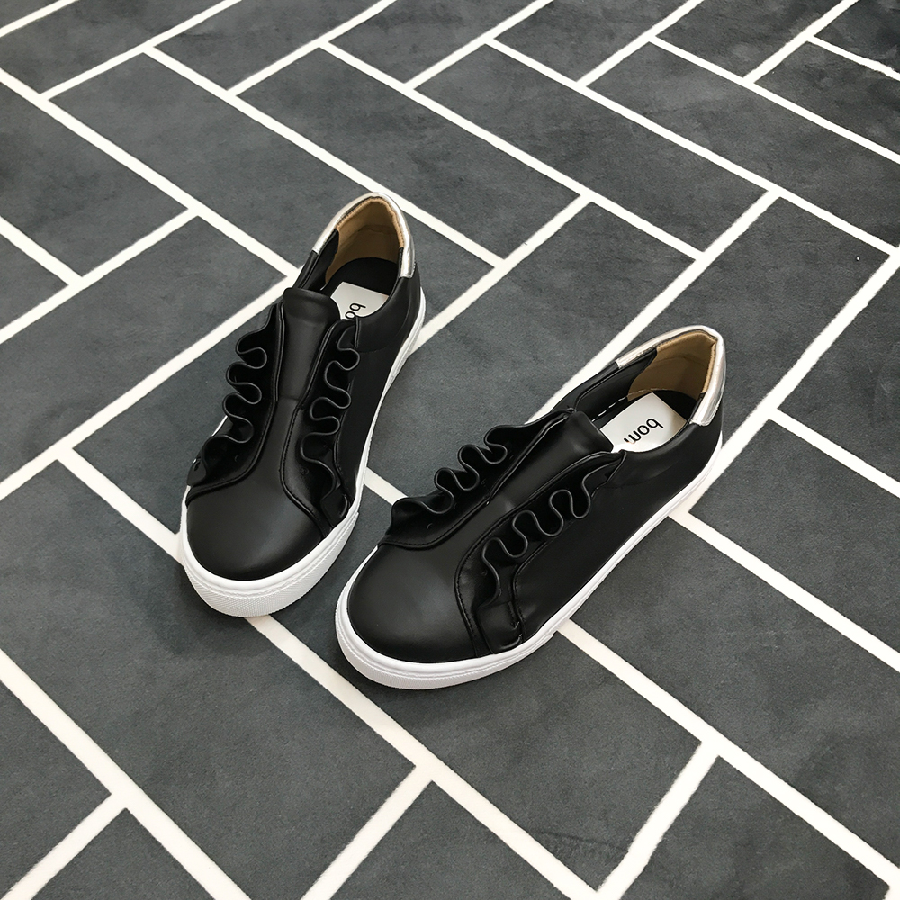 <b><p>Mourning Korean Islet Frill Slip-on Lovely</p></b><b><p>無排 韓国語 アイレット フリル スリップオン ラブリーな 洗練され見える 女子大生デイルック</p></b><br /><br /><p align='center'>