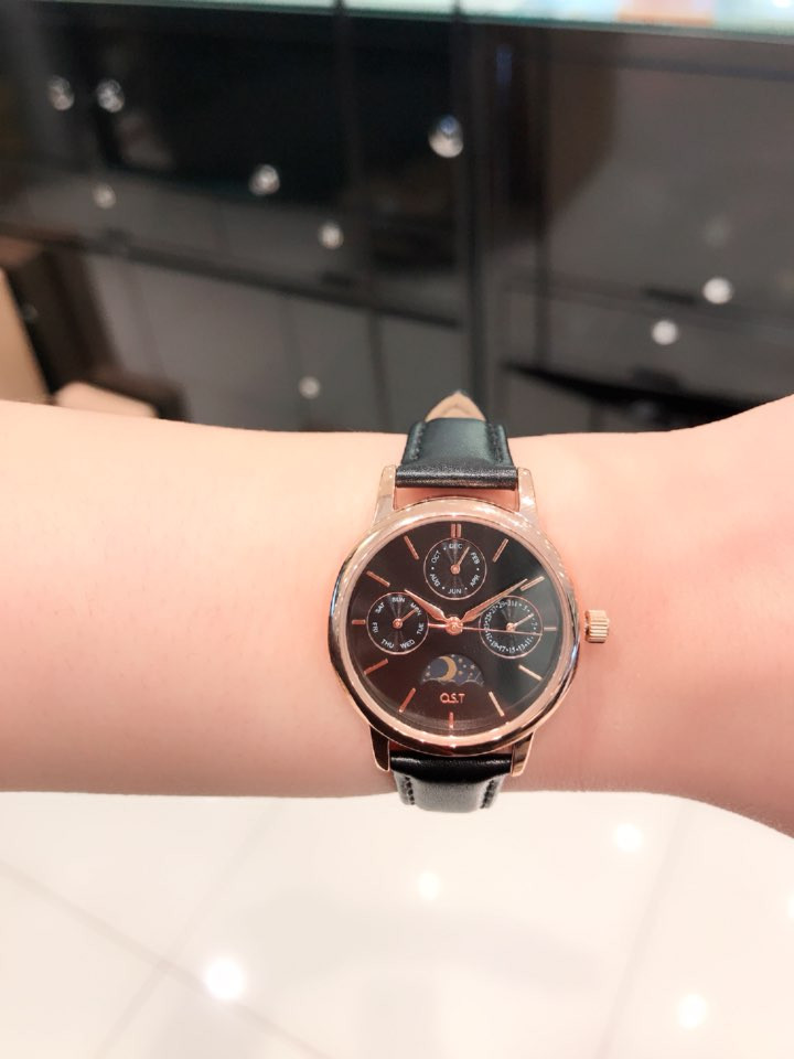 <b><p>OST Black Stopper Couple Watch OTC118207FPB</p></b><b><p>OST ブラックモムムンフェイズカップル時計 OTC118207FPB 27 あちこちマッチ可能</p></b><br /><br /><p align='center'>