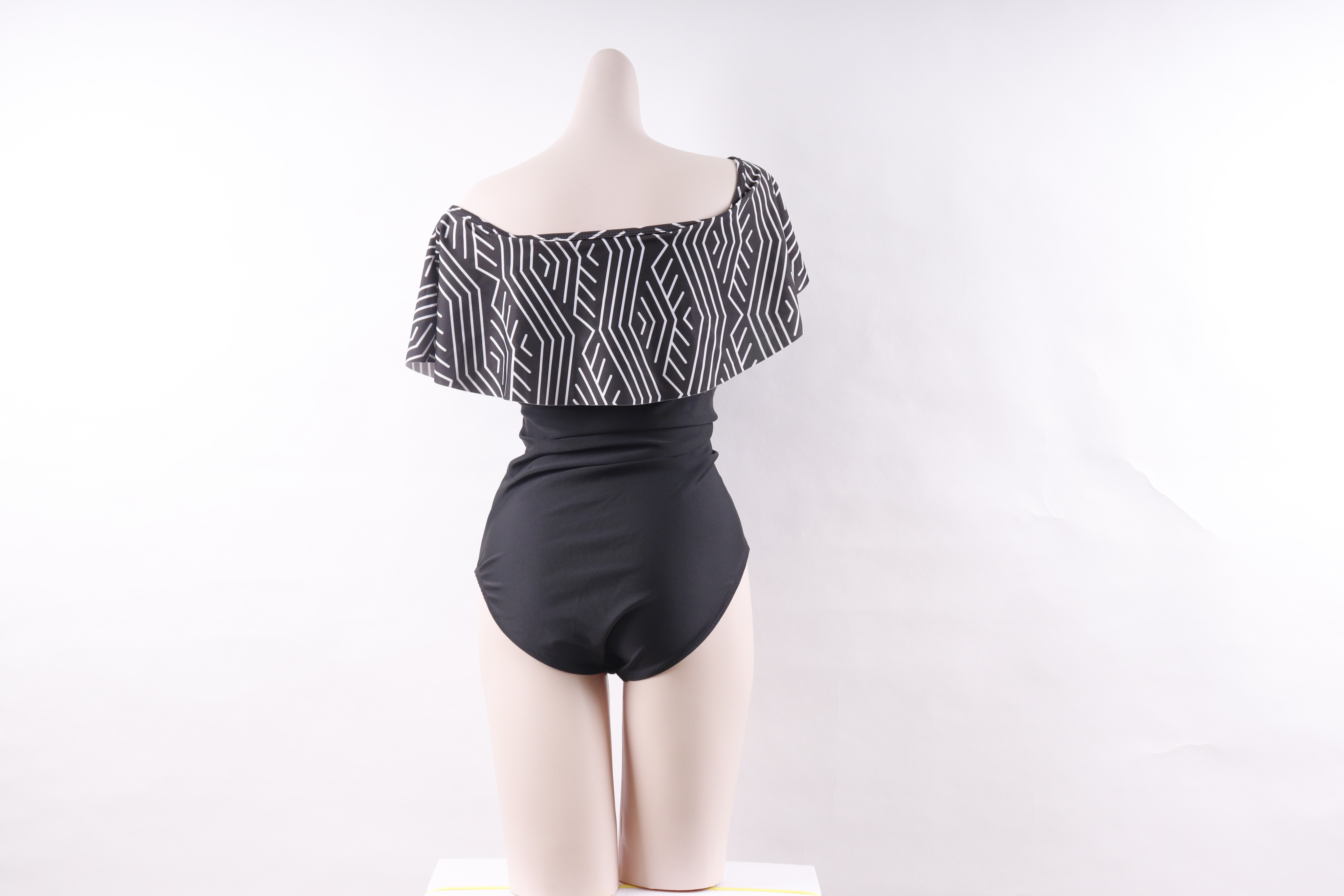<b><p>pattern black Frill High waist bikini femne</p></b><b><p>パターン ブラック フリル ハイウエスト ビキニ 女性らしい 20代 清純な セクシー</p></b><br /><br /><p align='center'>