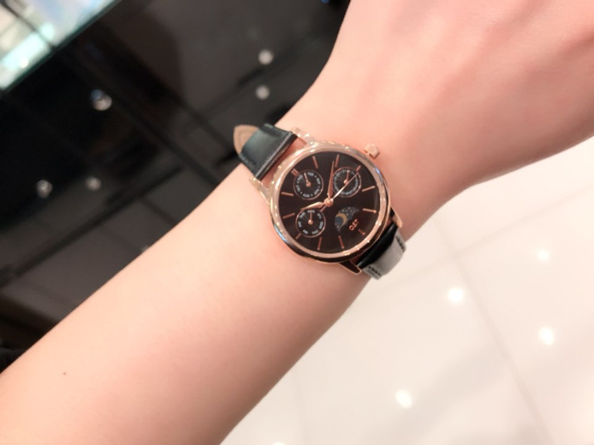 <b><p>OST Black Stopper Couple Watch OTC118207FPB</p></b><b><p>OST ブラックモムムンフェイズカップル時計 OTC118207FPB 27 あちこちマッチ可能</p></b><br /><br /><p align='center'>