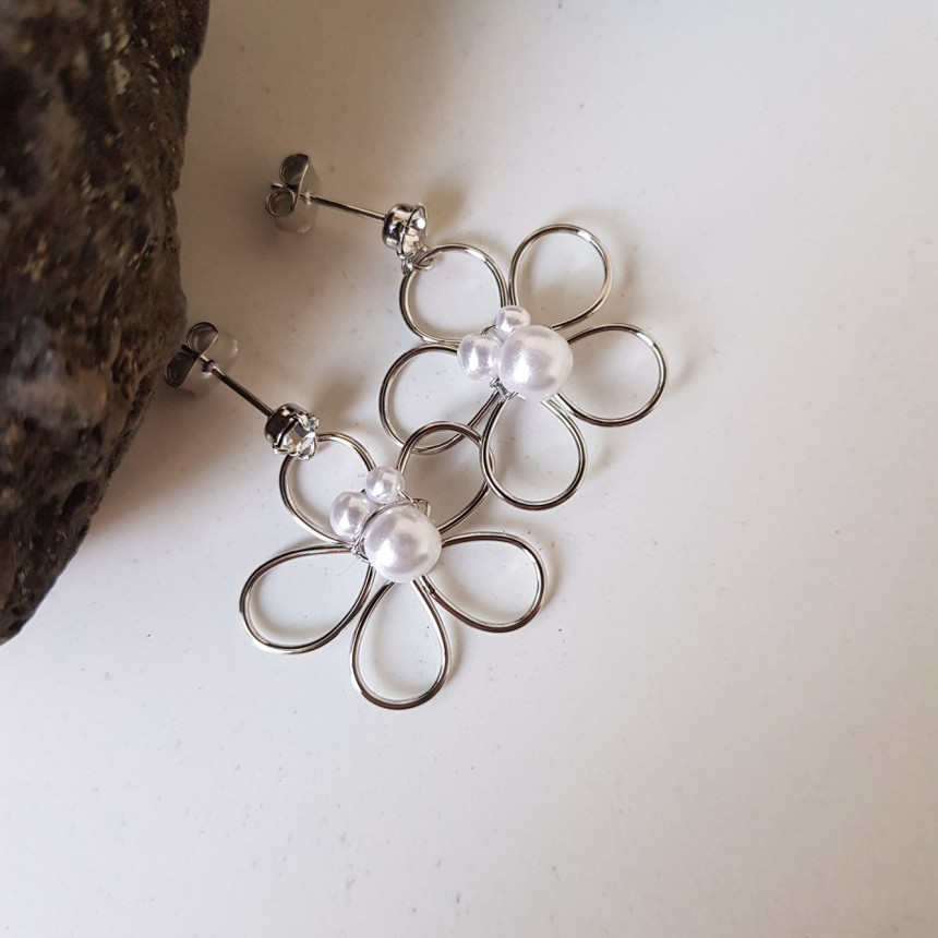 <b><p>Ant Flower line Pearl Drop Ergs smy pit Unique</p></b><b><p>アンセン フラワーライン 真珠 ドロップイヤリング フリフリピット ユニークな感性ムード</p></b><br /><br /><p align='center'>