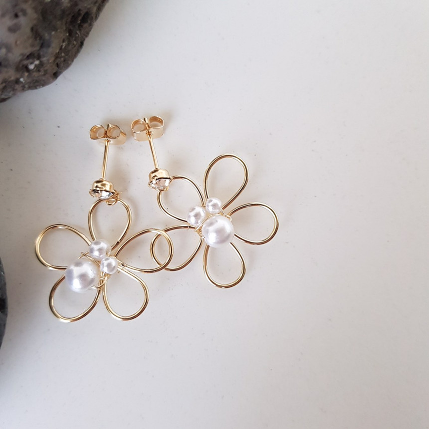 <b><p>Ant Flower line Pearl Drop Ergs smy pit Unique</p></b><b><p>アンセン フラワーライン 真珠 ドロップイヤリング フリフリピット ユニークな感性ムード</p></b><br /><br /><p align='center'>