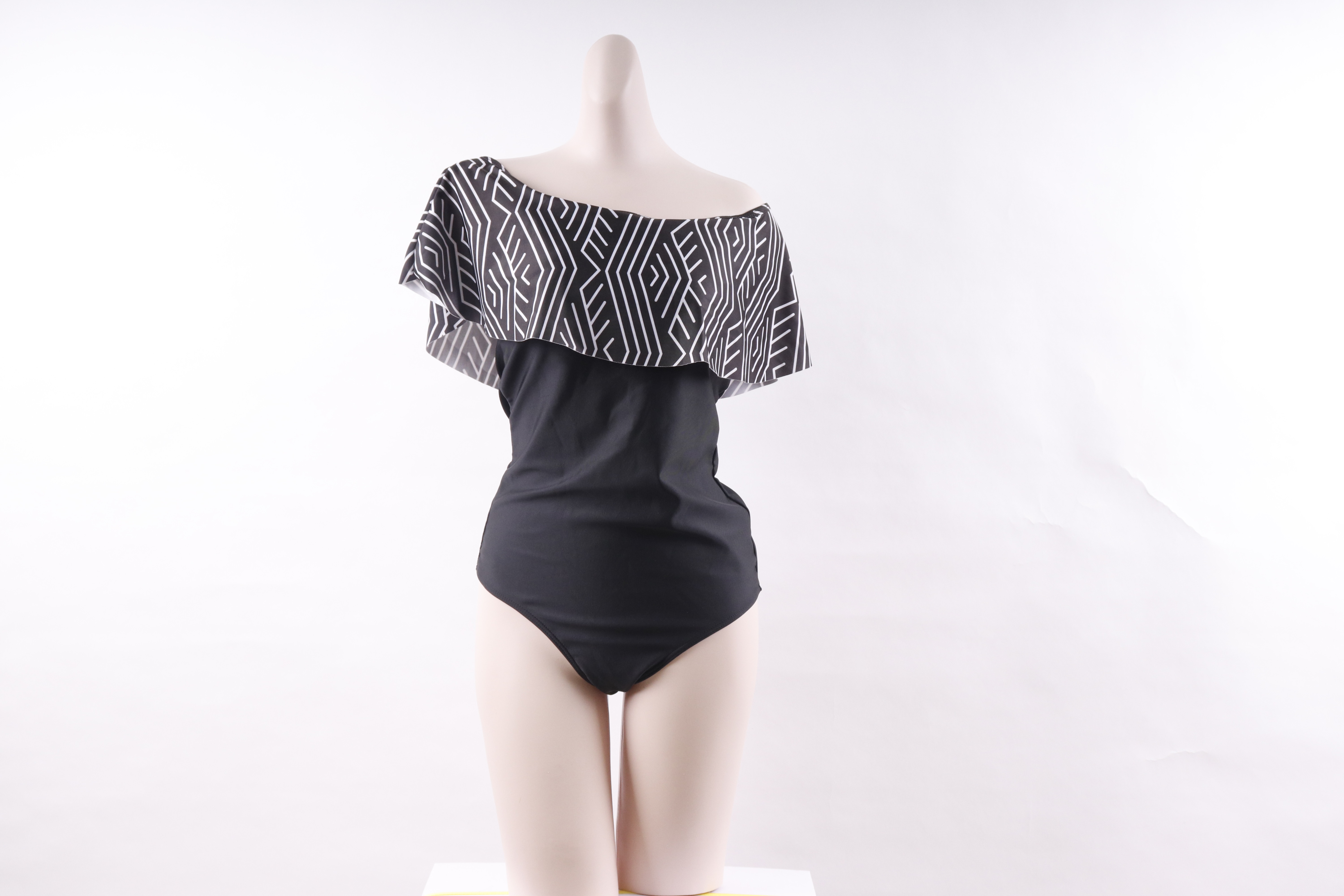 <b><p>pattern black Frill High waist bikini femne</p></b><b><p>パターン ブラック フリル ハイウエスト ビキニ 女性らしい 20代 清純な セクシー</p></b><br /><br /><p align='center'>