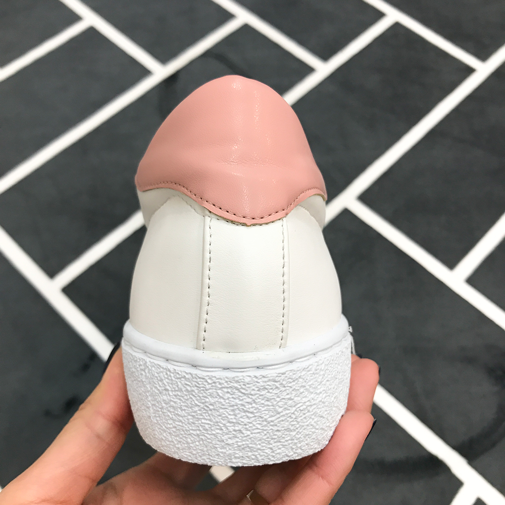 <b><p>Mourning Korean Islet Frill Slip-on Lovely</p></b><b><p>無排 韓国語 アイレット フリル スリップオン ラブリーな 洗練され見える 女子大生デイルック</p></b><br /><br /><p align='center'>