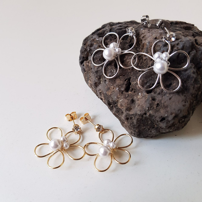 <b><p>Ant Flower line Pearl Drop Ergs smy pit Unique</p></b><b><p>アンセン フラワーライン 真珠 ドロップイヤリング フリフリピット ユニークな感性ムード</p></b><br /><br /><p align='center'>