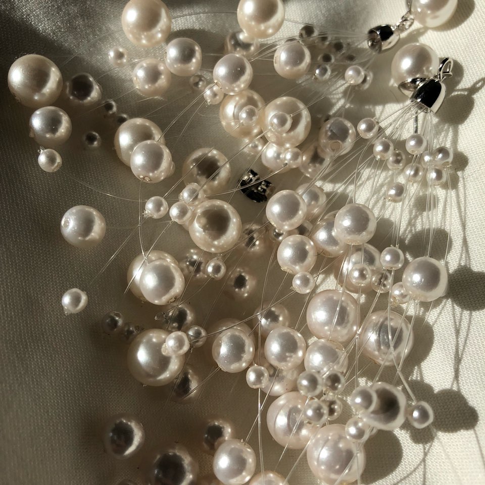 <b><p>Mongle ss earri cluster Pl by Spkli fancy</p></b><b><p>モングルモングル カスミソウ イヤリ 松茸 真珠多発 スパークリ 派手な 大きな</p></b><br /><br /><p align='center'>