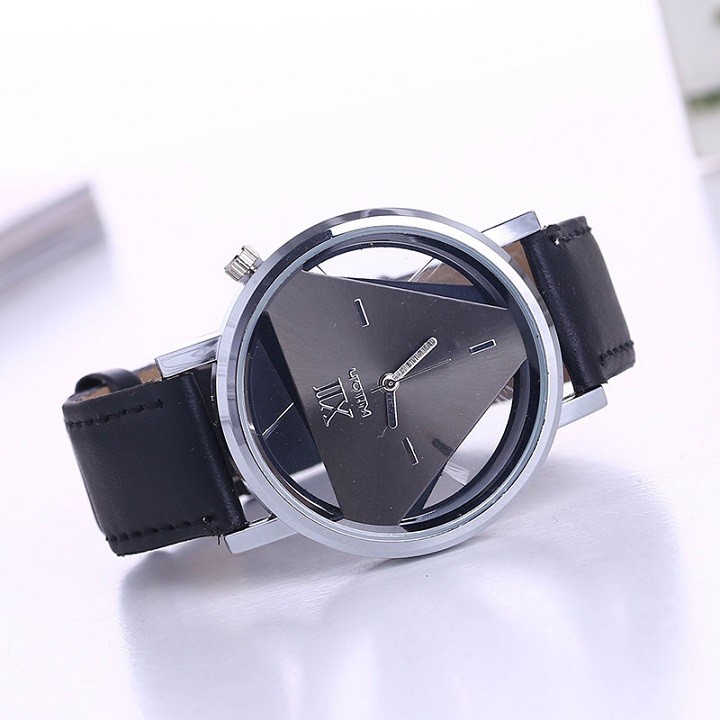 <b><p>triangle watch</p></b><b><p>トライアングル 腕時計</p></b><br /><br /><p align='center'>