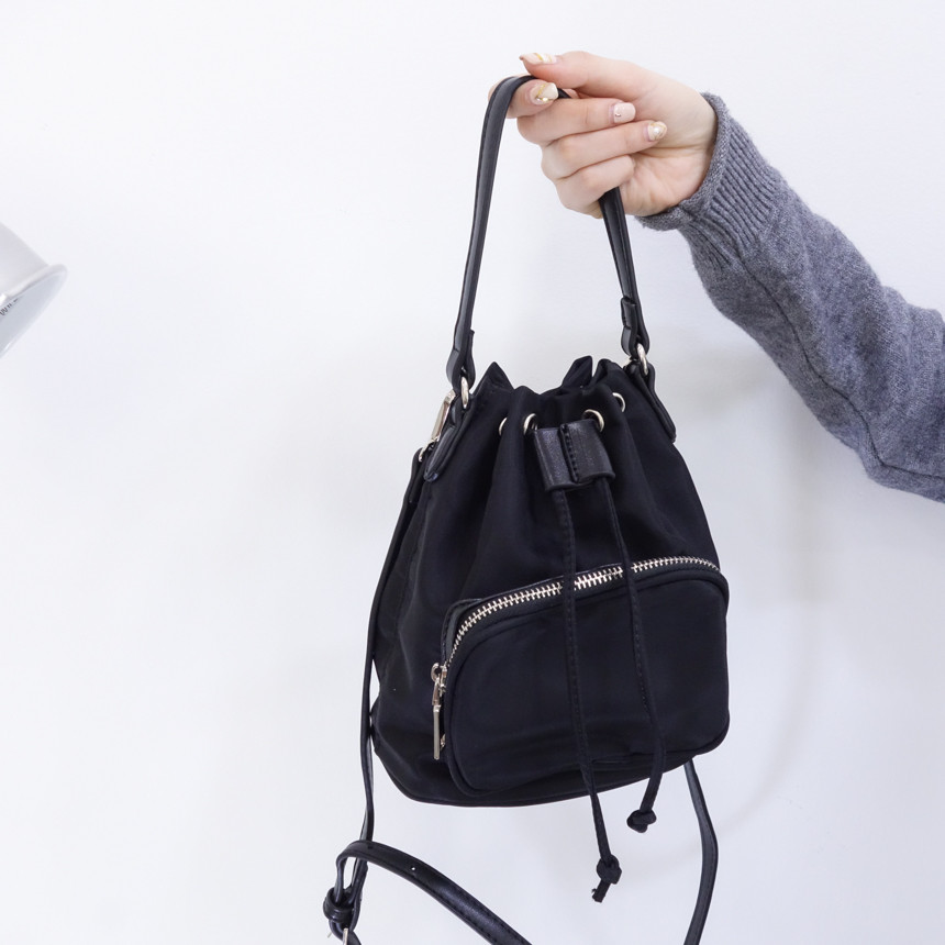 <b><p>Front pocket Mini bu bag Instute fashi Ey</p></b><b><p>フロントポケットミニバケットバッグインスタファッション簡単イーカジュアルショーポベク簡単バッグ可愛ら</p></b><br /><br /><p align='center'>