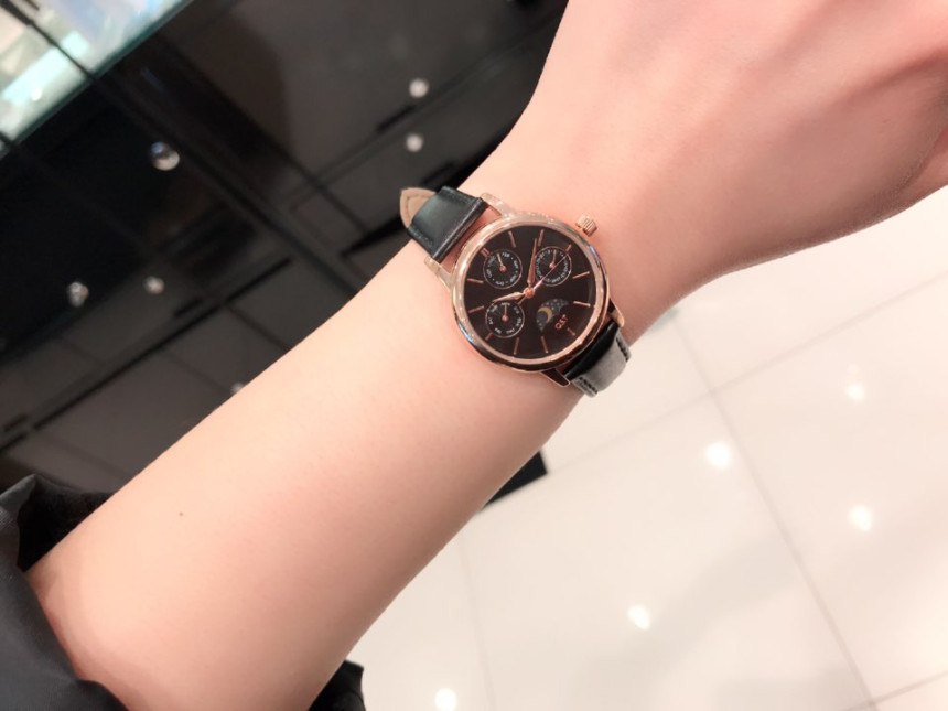 <b><p>OST Black Stopper Couple Watch OTC118207FPB</p></b><b><p>OST ブラックモムムンフェイズカップル時計 OTC118207FPB 27 あちこちマッチ可能</p></b><br /><br /><p align='center'>