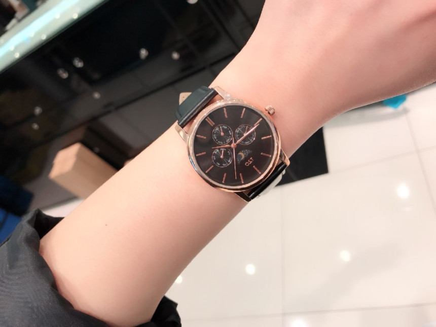 <b><p>OST Black Stopper Couple Watch OTC118207FPB</p></b><b><p>OST ブラックモムムンフェイズカップル時計 OTC118207FPB 27 あちこちマッチ可能</p></b><br /><br /><p align='center'>