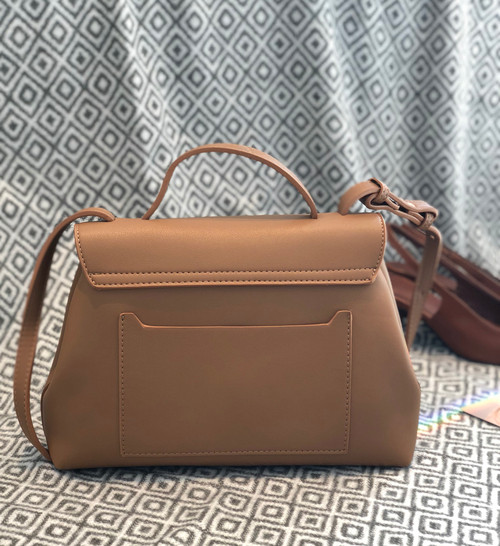 <b><p>Simple 2way Square Shoulder Bag 3color Two</p></b><b><p>シンプル2wayスクエアショルダーバッグ3colorツーウェイバック女性トートバッグハンドバッグミニ</p></b><br /><br /><p align='center'>