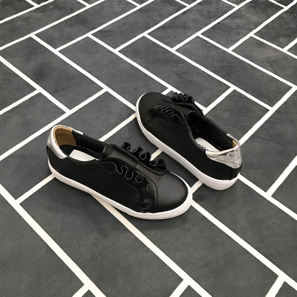 <b><p>Mourning Korean Islet Frill Slip-on Lovely</p></b><b><p>無排 韓国語 アイレット フリル スリップオン ラブリーな 洗練され見える 女子大生デイルック</p></b><br /><br /><p align='center'>