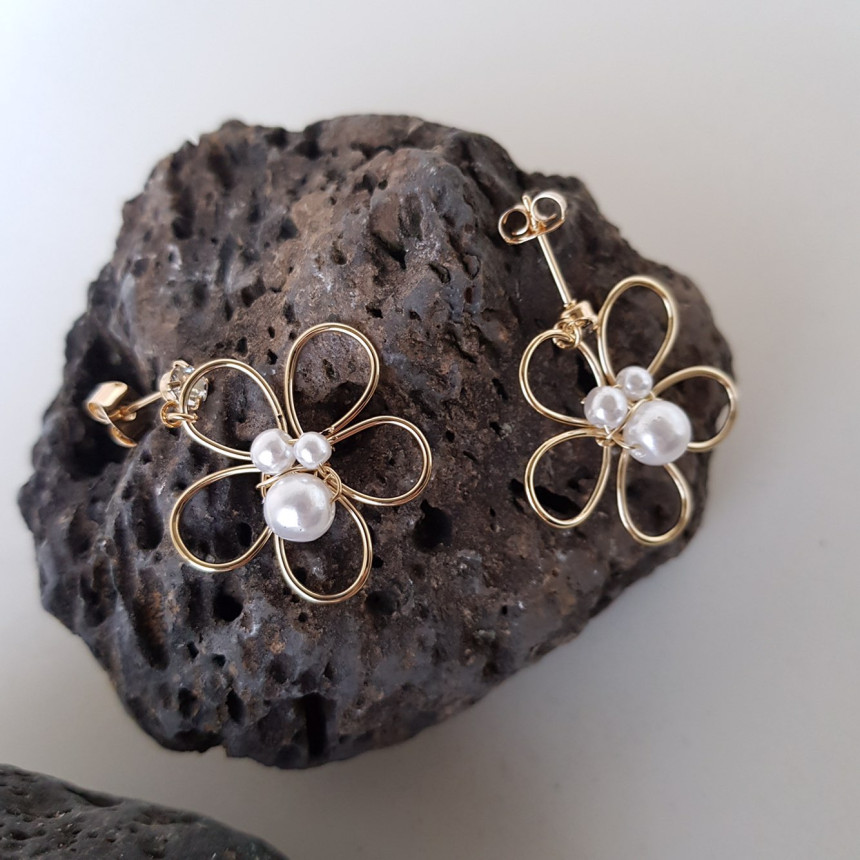 <b><p>Ant Flower line Pearl Drop Ergs smy pit Unique</p></b><b><p>アンセン フラワーライン 真珠 ドロップイヤリング フリフリピット ユニークな感性ムード</p></b><br /><br /><p align='center'>