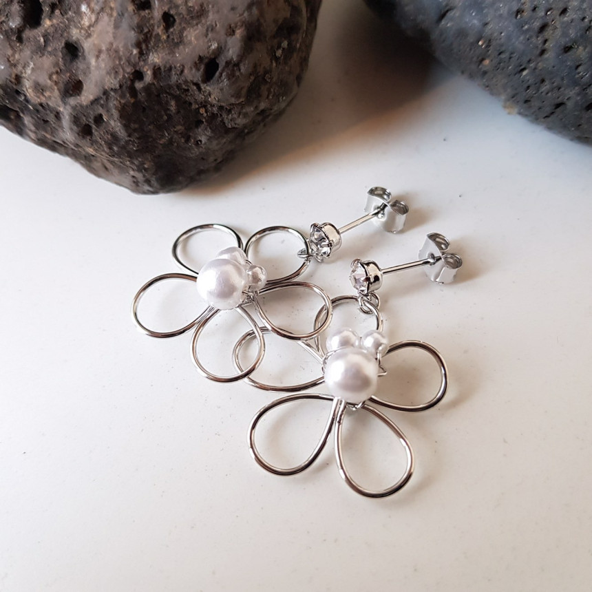 <b><p>Ant Flower line Pearl Drop Ergs smy pit Unique</p></b><b><p>アンセン フラワーライン 真珠 ドロップイヤリング フリフリピット ユニークな感性ムード</p></b><br /><br /><p align='center'>