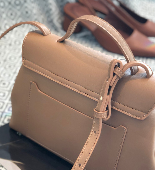 <b><p>Simple 2way Square Shoulder Bag 3color Two</p></b><b><p>シンプル2wayスクエアショルダーバッグ3colorツーウェイバック女性トートバッグハンドバッグミニ</p></b><br /><br /><p align='center'>