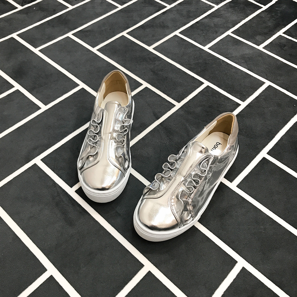 <b><p>Mourning Korean Islet Frill Slip-on Lovely</p></b><b><p>無排 韓国語 アイレット フリル スリップオン ラブリーな 洗練され見える 女子大生デイルック</p></b><br /><br /><p align='center'>