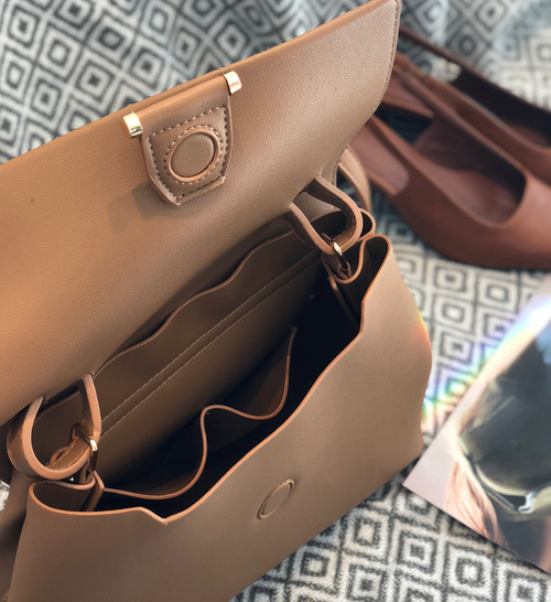 <b><p>Simple 2way Square Shoulder Bag 3color Two</p></b><b><p>シンプル2wayスクエアショルダーバッグ3colorツーウェイバック女性トートバッグハンドバッグミニ</p></b><br /><br /><p align='center'>