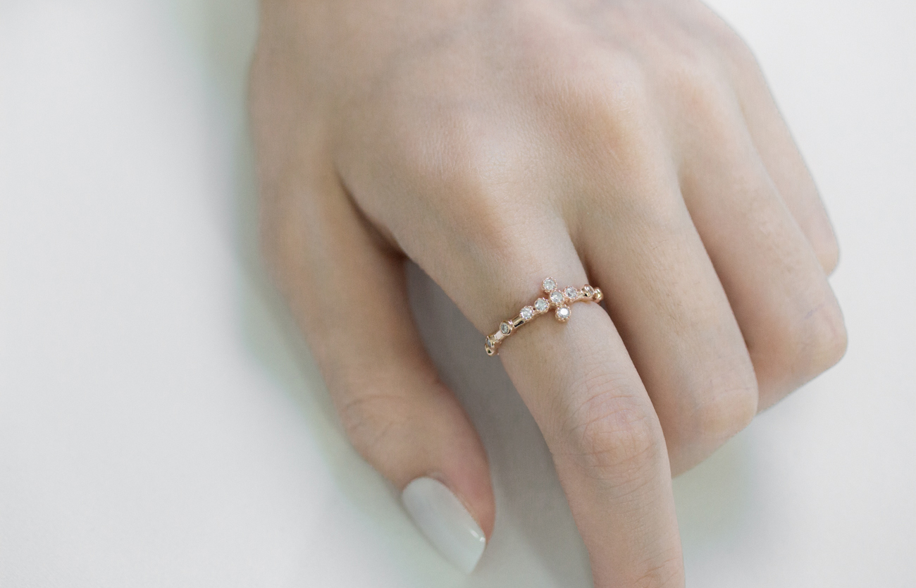 <b><p>Bold The Cross Rary ring silver925 3cor Cathic</p></b><b><p>ボールド クロス はロザリオリング シルバー925 3色 カトリック 物 大聖堂</p></b><br /><br /><p align='center'>