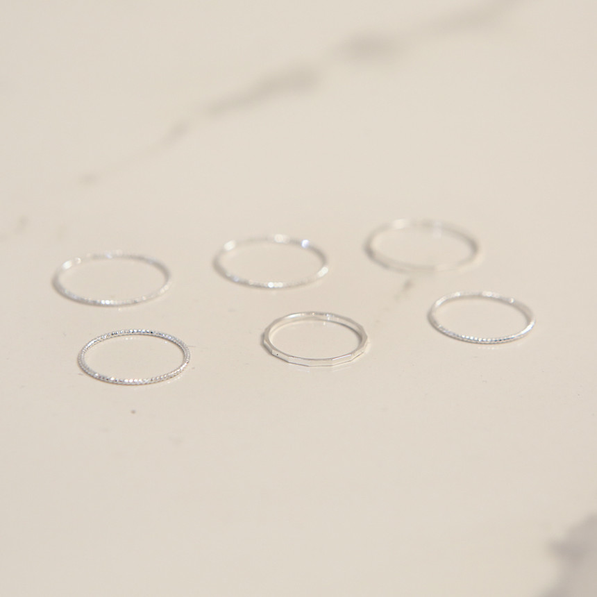 <b><p>Mozen Thread ring Le silver gd set accessory</p></b><b><p>モジェン 糸リング 重ね着 シルバー ゴールド セット アクセサリー デイ 30代の女性</p></b><br /><br /><p align='center'>