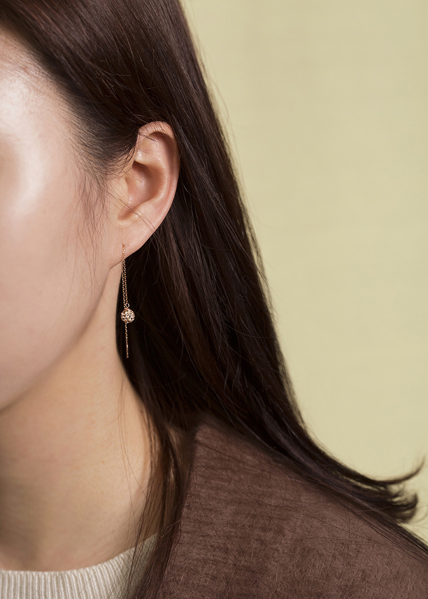 <b><p>sparkle Mirror ball Long Dp Eris 14k gold</p></b><b><p>光沢 ミラーボール ロングドロップピアス 14k金 チェーン きれいな 女性 Kシンプル</p></b><br /><br /><p align='center'>