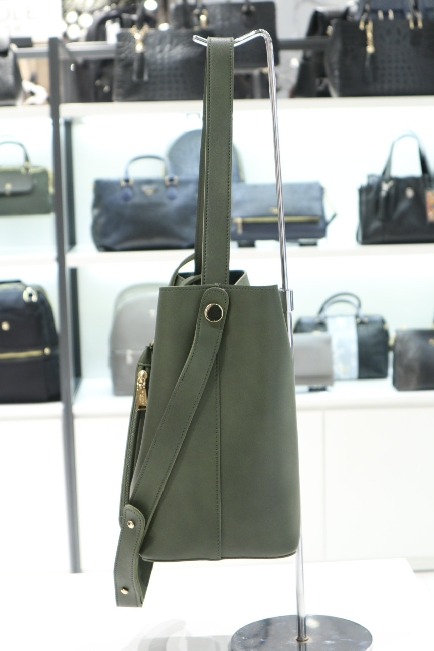 <b><p>Nomi Miller Should Bag FGN8500 Gangnam Day</p></b><b><p>ニコルミラーショルダーバッグFGN8500江南店デイリーバック20代の女性のバッグ</p></b><br /><br /><p align='center'>