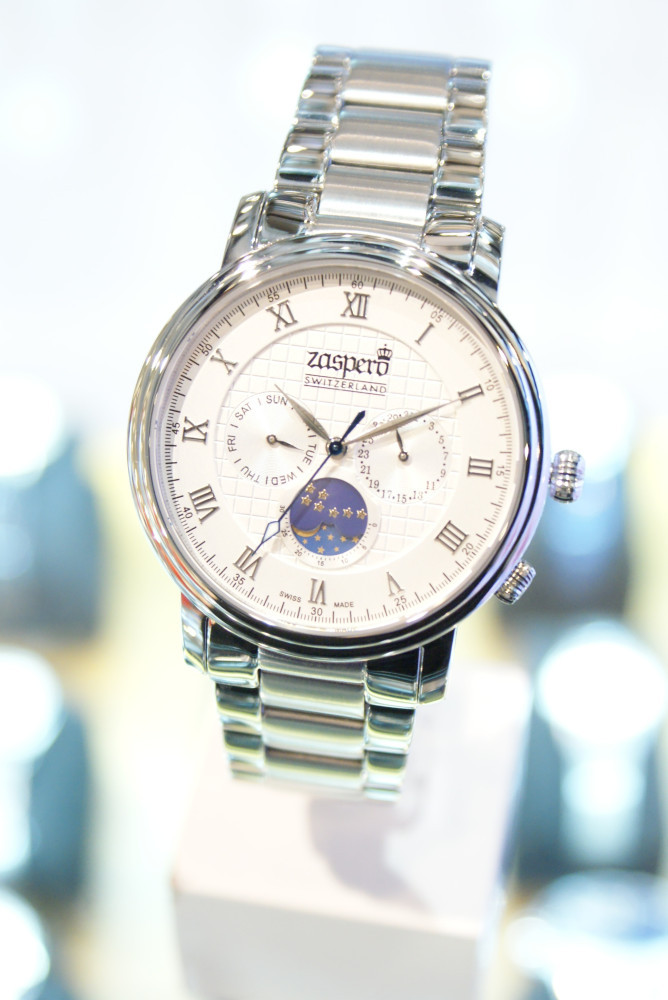 <b><p>Jaspeiro MOONPHASE silver White CG105-16</p></b><b><p>ザースフェーに 月相 シルバー ホワイト CG105-16 一目に入ってくる メタル感</p></b><br /><br /><p align='center'>