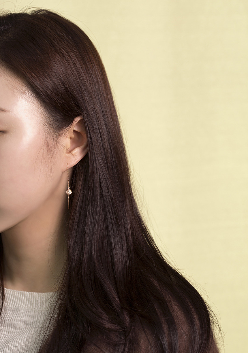 <b><p>sparkle Mirror ball Long Dp Eris 14k gold</p></b><b><p>光沢 ミラーボール ロングドロップピアス 14k金 チェーン きれいな 女性 Kシンプル</p></b><br /><br /><p align='center'>