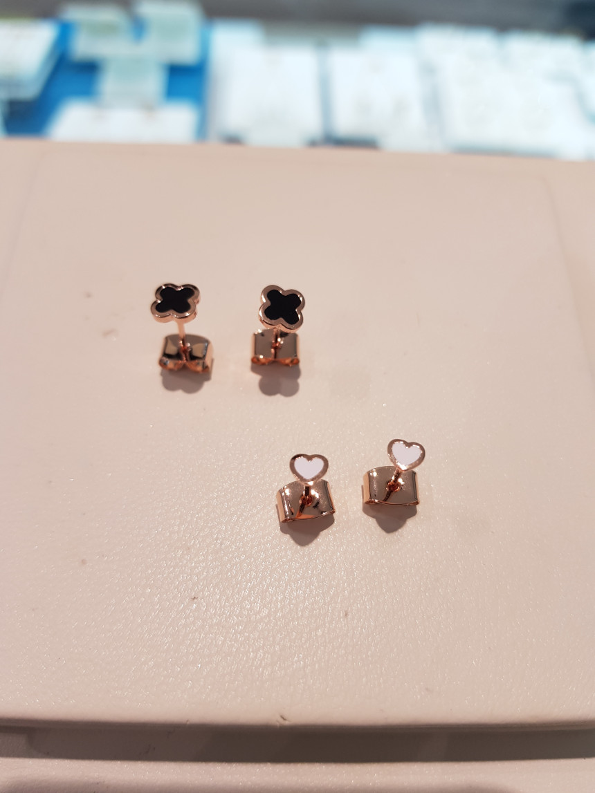 <b><p>Harry Mason Crova Black Eings HMTPE-002RG</p></b><b><p>ハリー・メイソン クローバー ブラックピアス HMTPE-002RG サンコム若々しく</p></b><br /><br /><p align='center'>