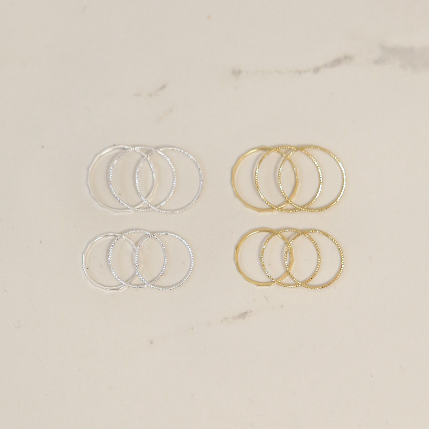 <b><p>Mozen Thread ring Le silver gd set accessory</p></b><b><p>モジェン 糸リング 重ね着 シルバー ゴールド セット アクセサリー デイ 30代の女性</p></b><br /><br /><p align='center'>