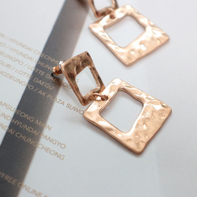 <b><p>1+1 vintage Bold Drop Earrgs 18 species Aique</p></b><b><p>+ ヴィンテージ ボールド ドロップイヤリング 18種 アィーク サル ミニマル</p></b><br /><br /><p align='center'>