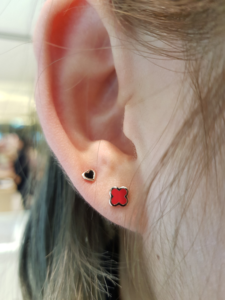 <b><p>Harry Mason Crova Red eings HMTPE-001RG A</p></b><b><p>ハリー・メイソン クローバー レッドイヤリング HMTPE-001RG 可愛らしいコーディネート</p></b><br /><br /><p align='center'>