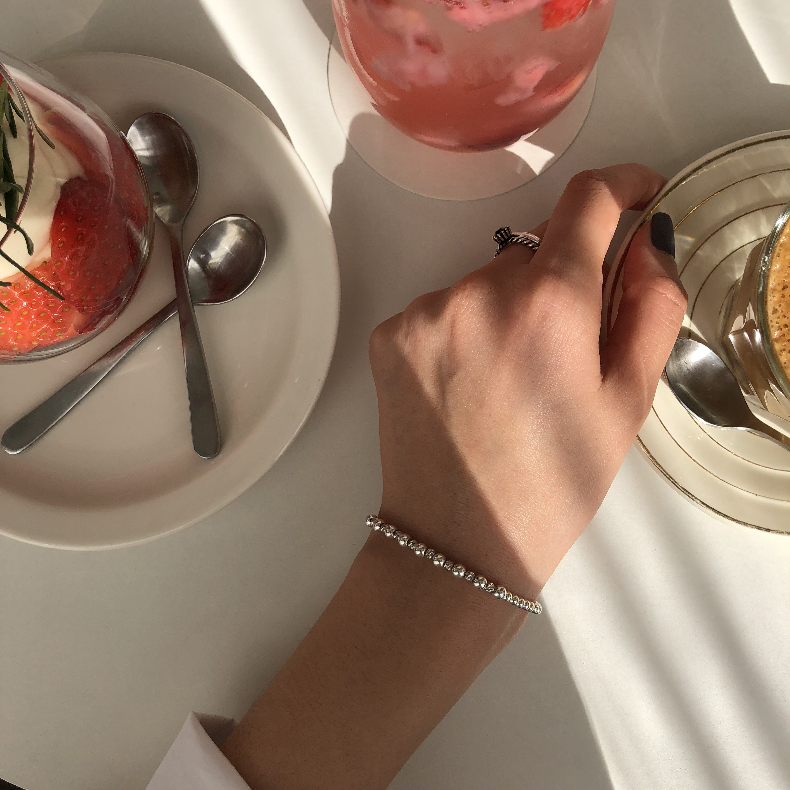 <b><p>Nita Silver 925 onyx ste ring The antiquy</p></b><b><p>モニター シルバー925 オニキス 原石 リング アンティークは 20代の女性 油絵</p></b><br /><br /><p align='center'>