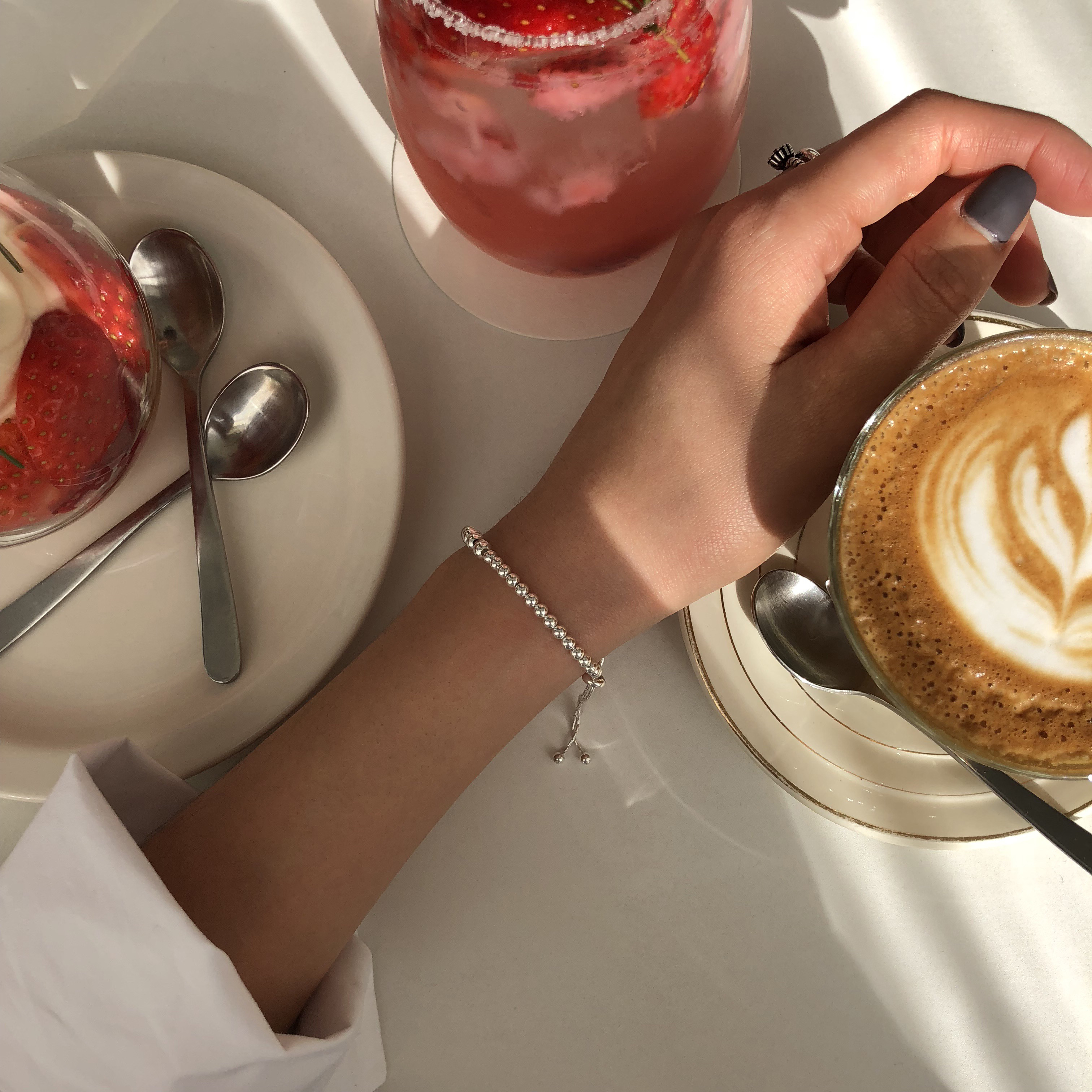 <b><p>Nita Silver 925 onyx ste ring The antiquy</p></b><b><p>モニター シルバー925 オニキス 原石 リング アンティークは 20代の女性 油絵</p></b><br /><br /><p align='center'>